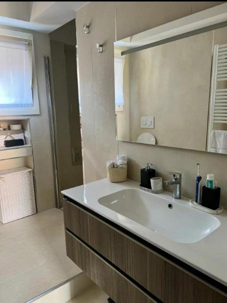 Cozy One Bedroom Apartment In Milano, Brera Luaran gambar